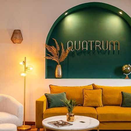 Quatrum Apartment Naples Luaran gambar