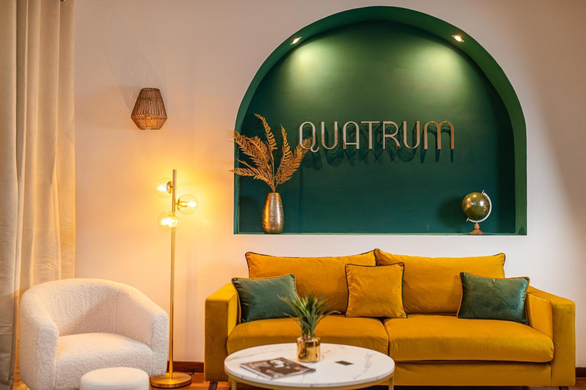 Quatrum Apartment Naples Luaran gambar