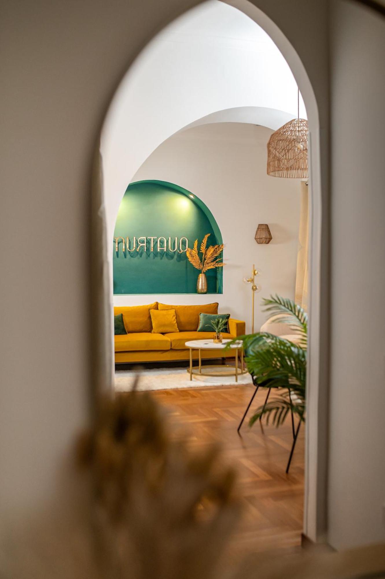 Quatrum Apartment Naples Luaran gambar