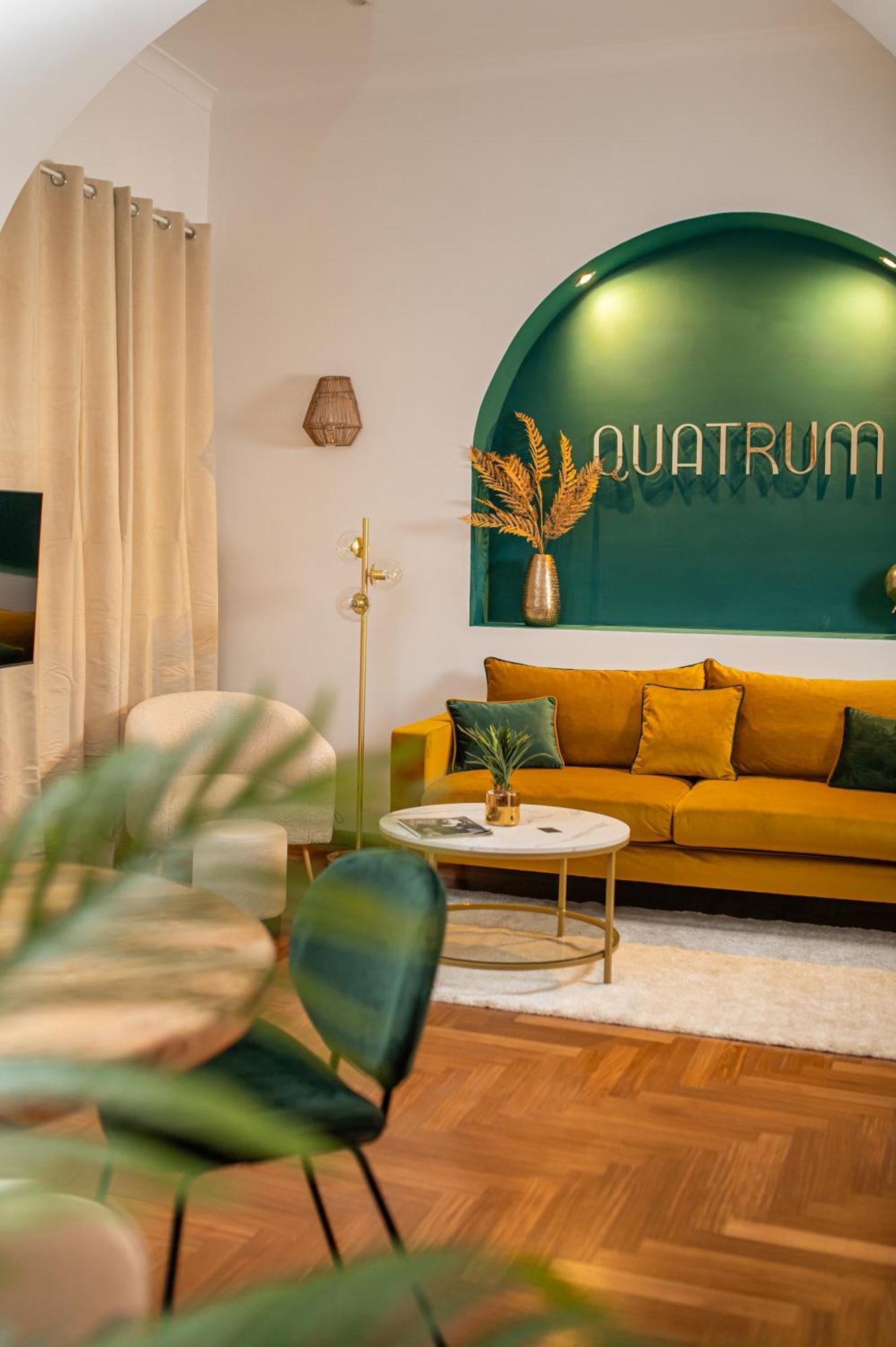 Quatrum Apartment Naples Luaran gambar