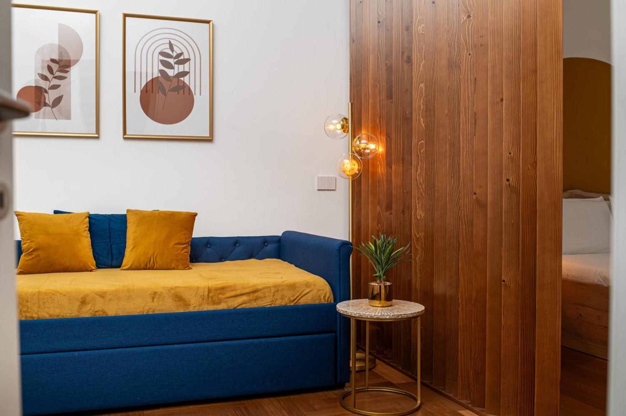 Quatrum Apartment Naples Luaran gambar