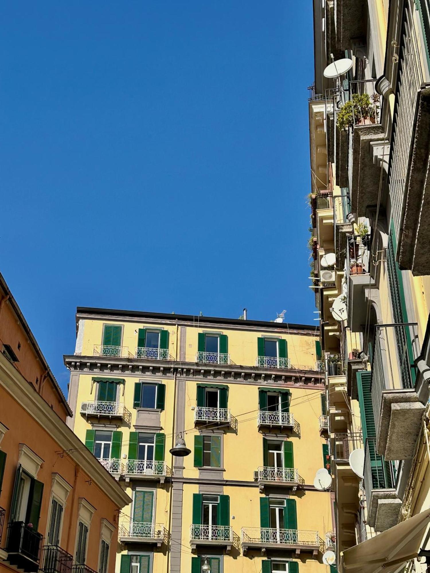 Quatrum Apartment Naples Luaran gambar